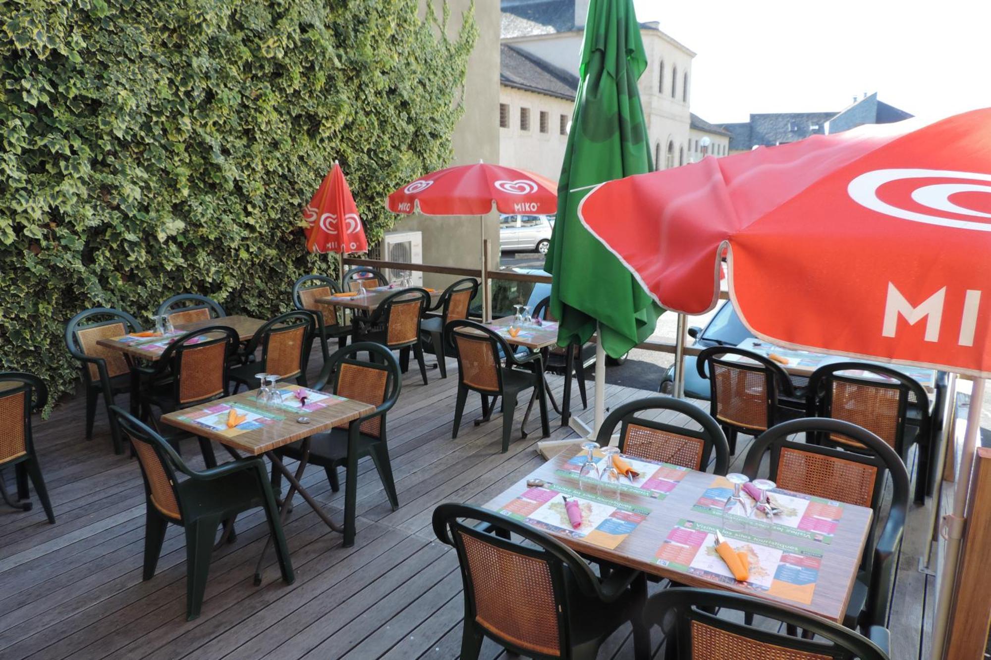 Hotel De France Espalion Ngoại thất bức ảnh