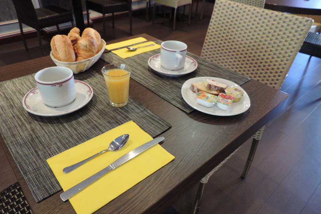 Hotel De France Espalion Ngoại thất bức ảnh